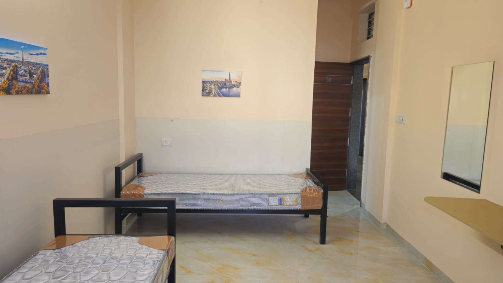 LAVENDER LADIES PG FOR LADIES SIRUSERI - Safe Accommodation in Chennai